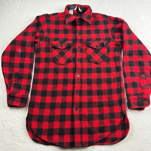 Woolrich size Medium Buffalo Plaid Vintage Wool Blend Flannel Shirt Red Black